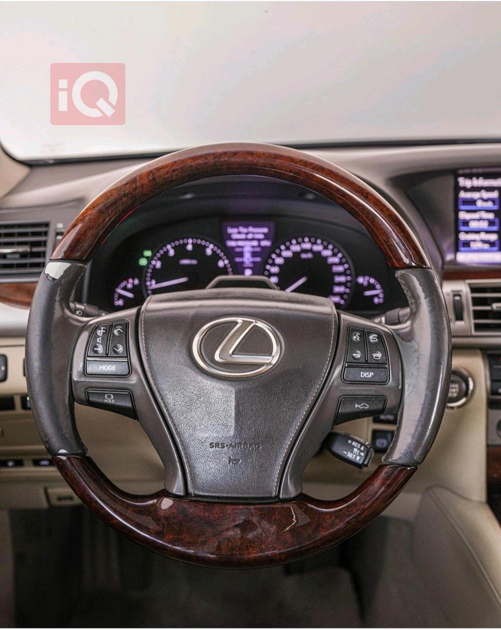 لێکزس LS